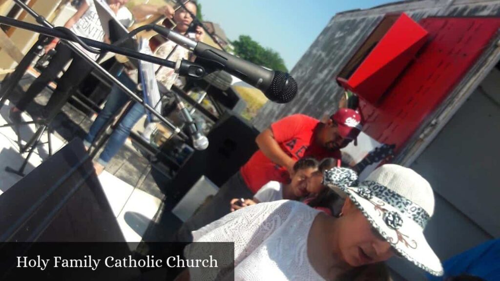 Holy Family Catholic Church - Van Alstyne (Texas)
