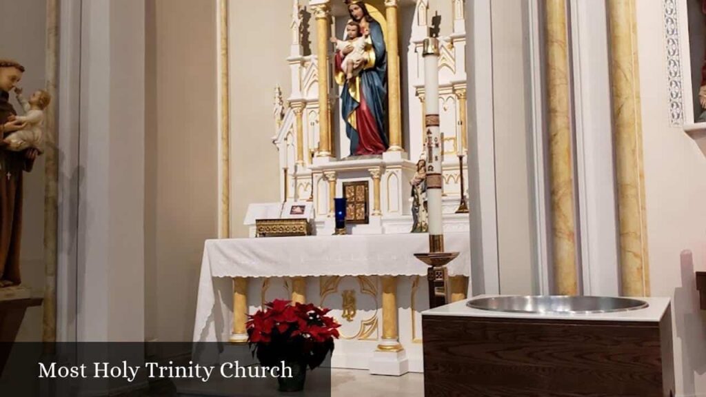 Most Holy Trinity Church - Fowler (Michigan)